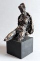 052 Andreas Wachter, Sitzende, 2019, Bronze, braun patiniert, Höhe 15 cm