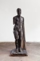 Laura Eckert, Nachtmahr, 2016, Schichtholz, Konstruktionsholz und Beize, 190 x 60 x 60 cm