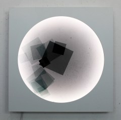 Sebastian Hempel, 14 Quadrate, 2013, Plexiglas, Aluminium, Polarisationsfolien und Antrieb