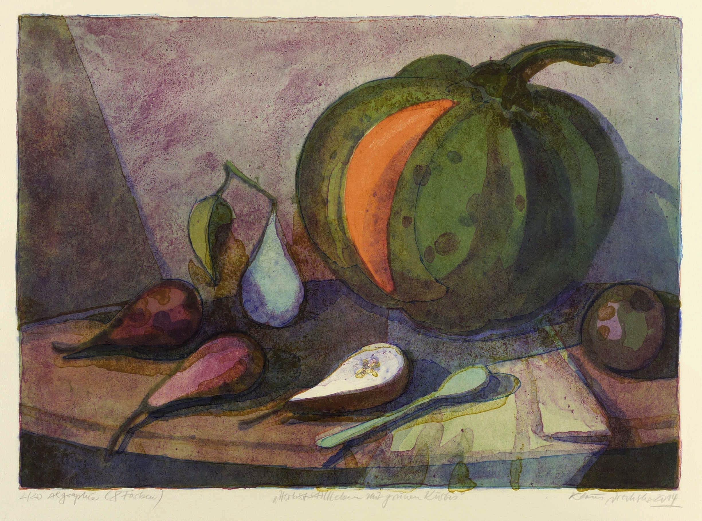 Herbststillleben mit grünem Kürbis