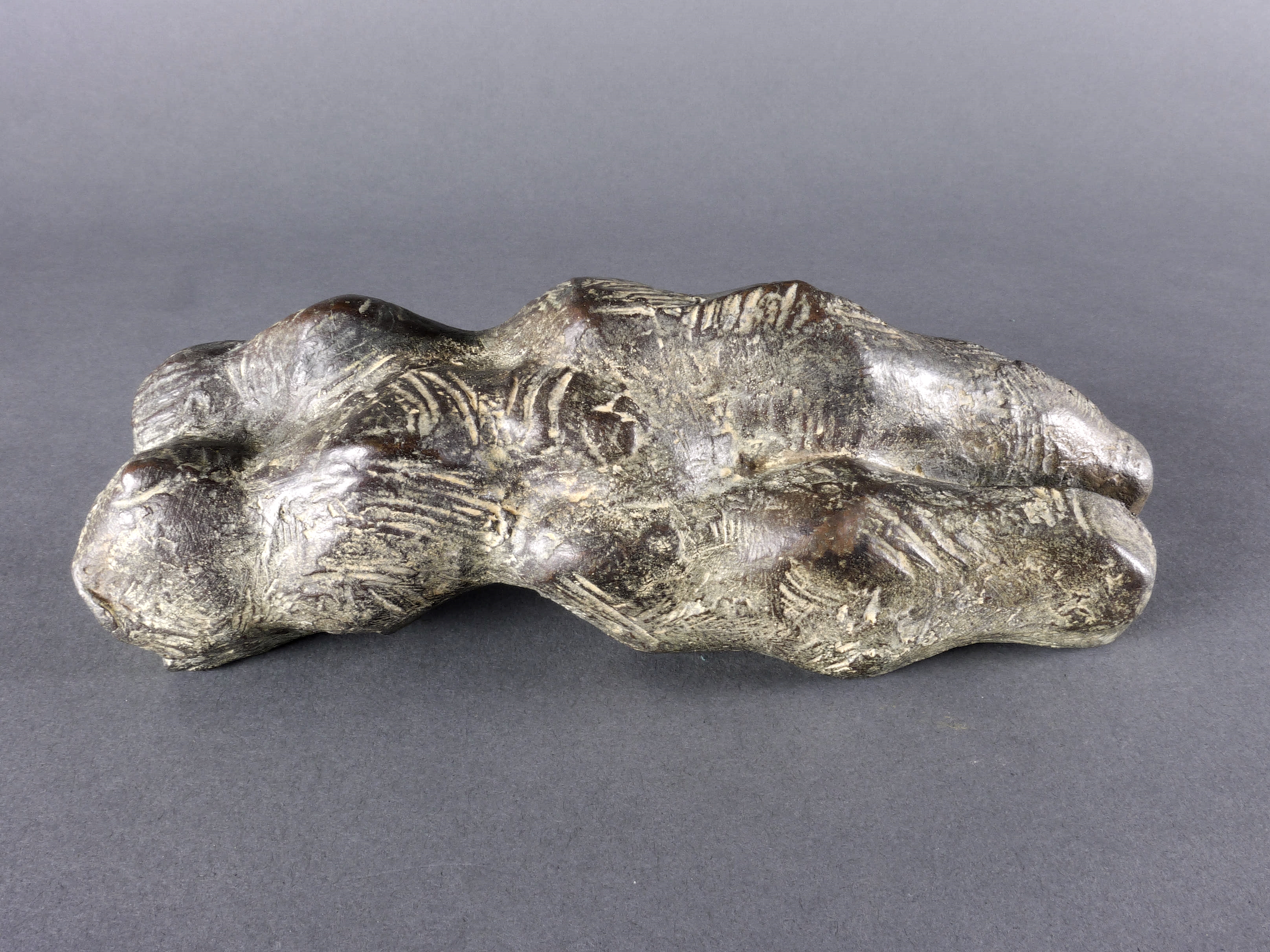 Kleine ruhende Mänade