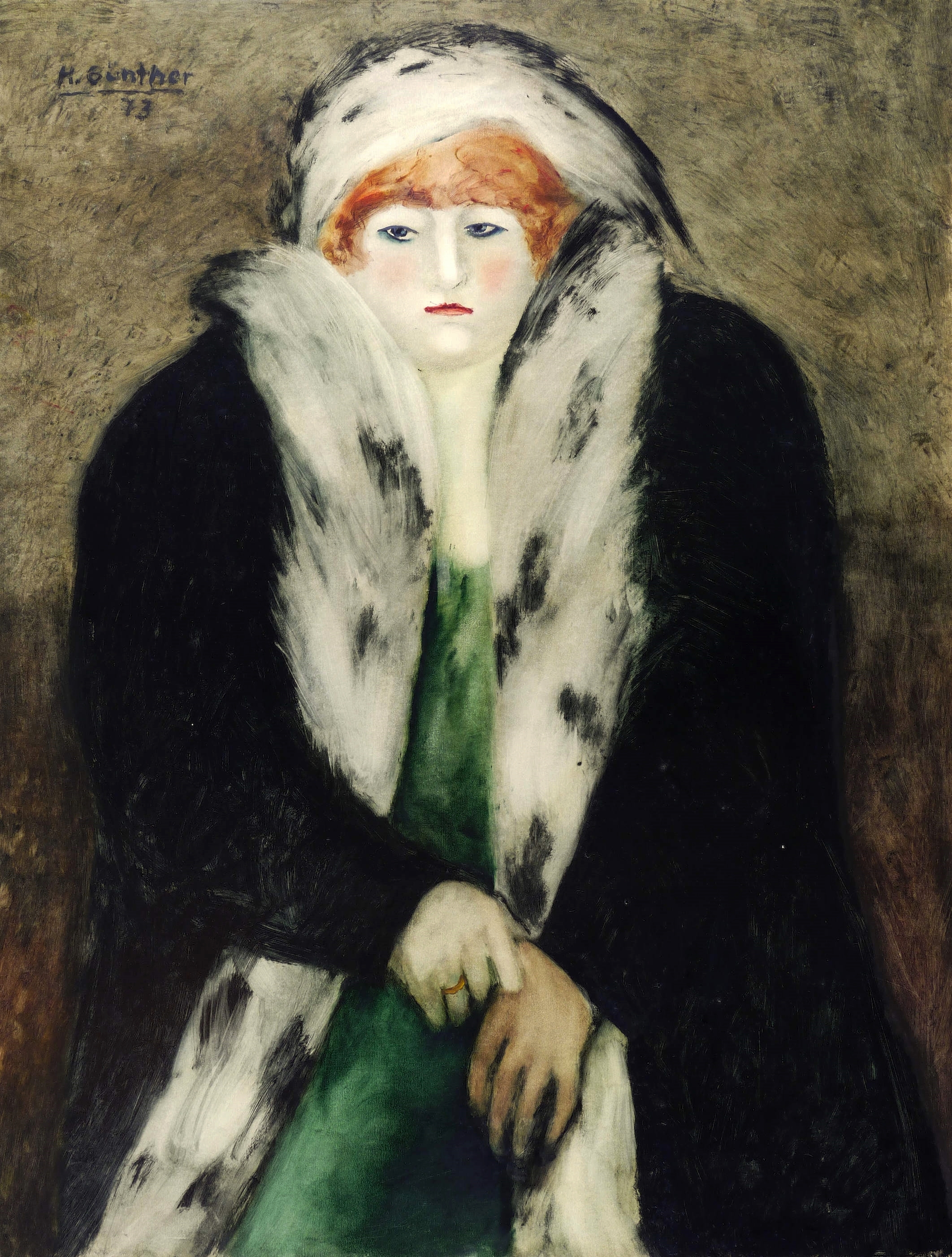 Rothaarige mit Pelz und grünem Kleid