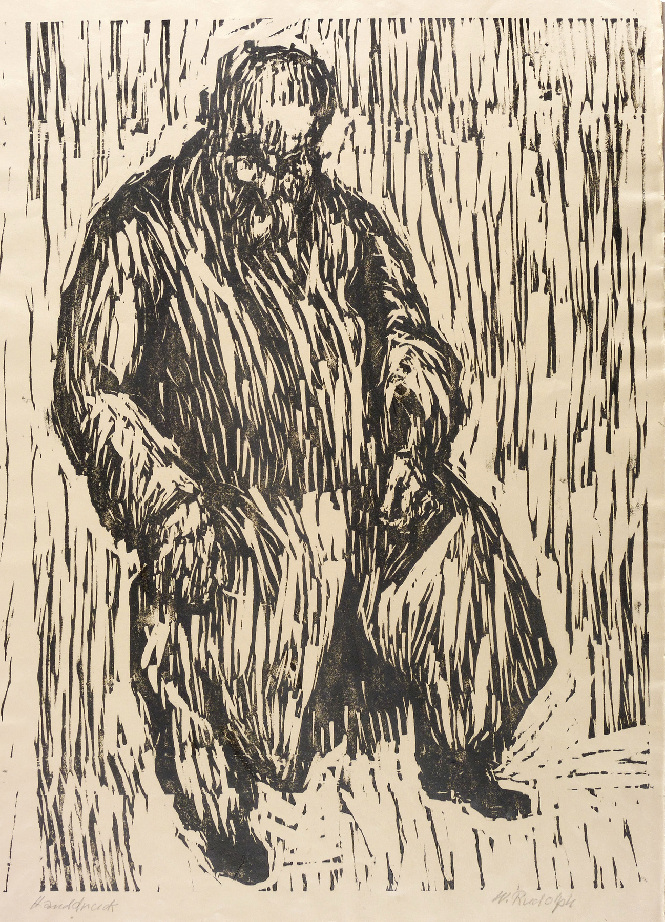 Sitzender Alter im Mantel