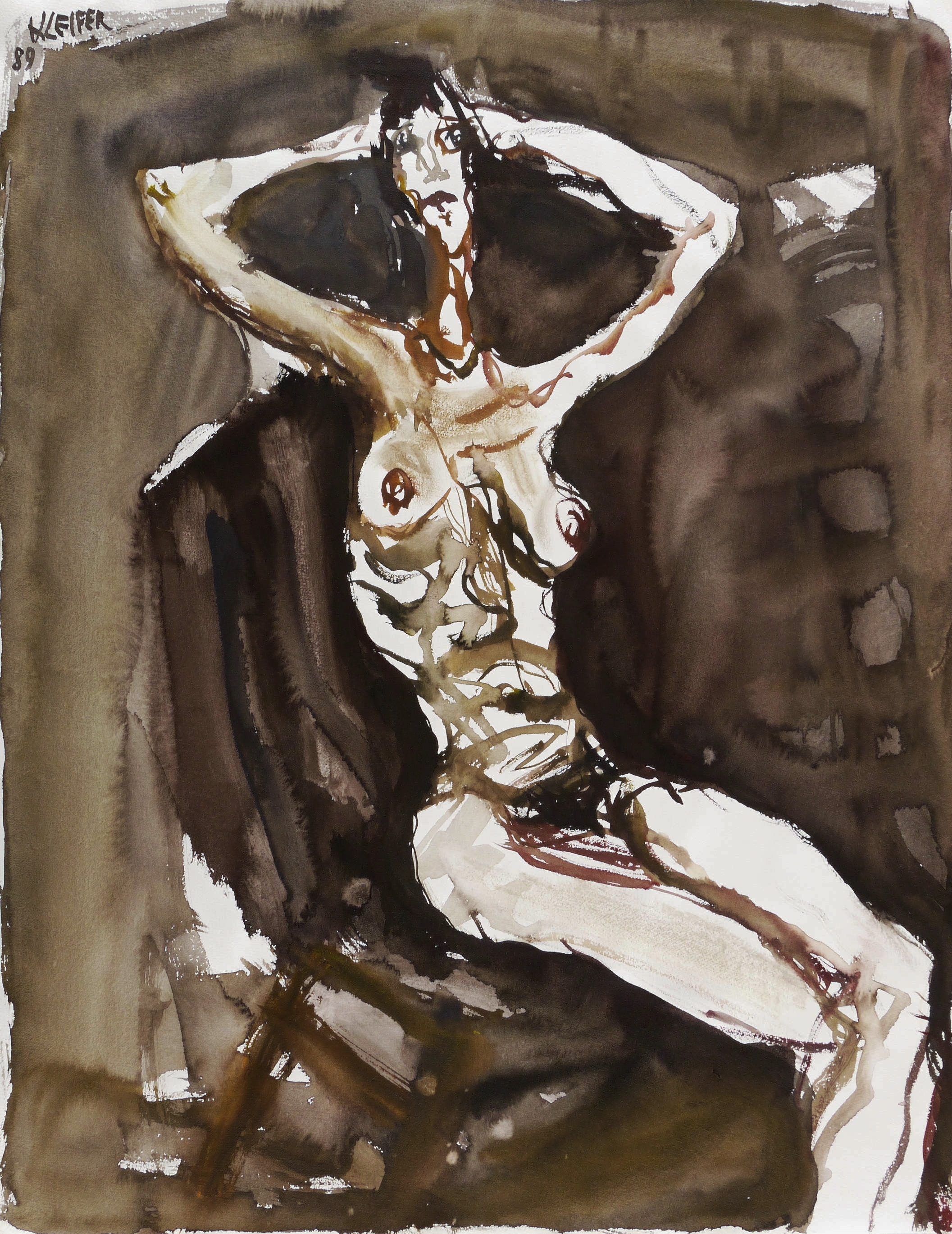 Sitzender Akt vor dunklem Grund